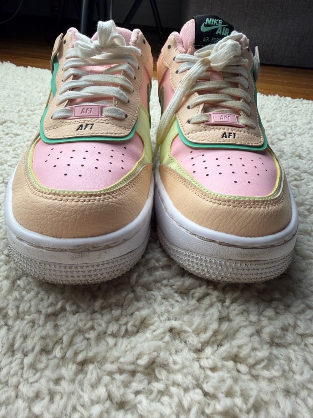 Women’s 8 Nike Air Force 1 Tennis Shoes - Picture 12 of 12